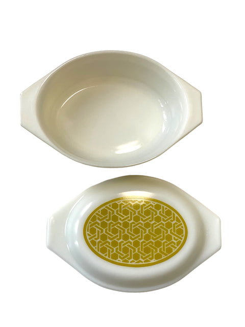 Vintage Pyrex Chartreuse Wicker Rattan Cane Corning Corelle Pink Milk Glass Oval Casserole Dish 1.5 Quart - Model 043